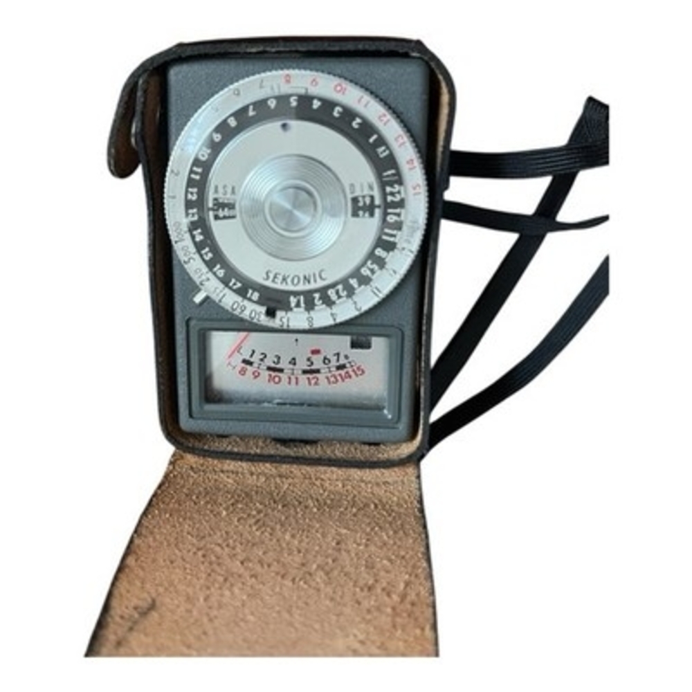 Vintage Sekonic L-216 Auto Range Light Meter Japan w/ Leather Case